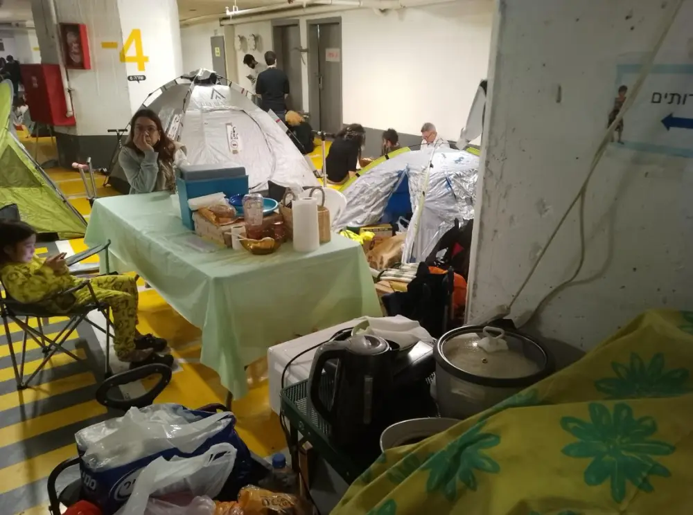 Təl-Əvivin ən böyük sığınacağından görüntülər - Fotolar