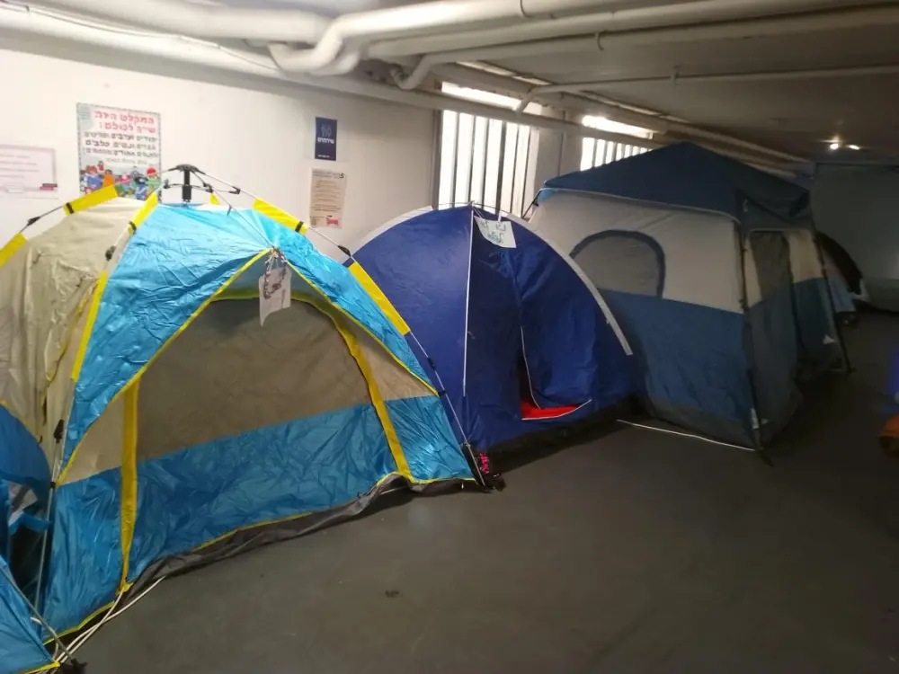 Təl-Əvivin ən böyük sığınacağından görüntülər - Fotolar