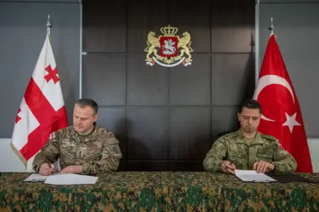 Türkiyə Gürcüstanın Xüsusi Əməliyyatlar Qüvvələrinə hərbi texnika təhvil verdi