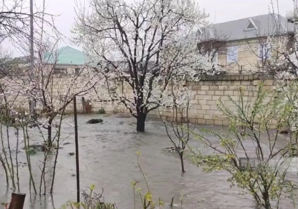 Qubada evləri su basdı - Fotolar