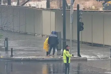 İşıqforlar işləməsə, bu nömrəyə zəng edin! - Fotolar