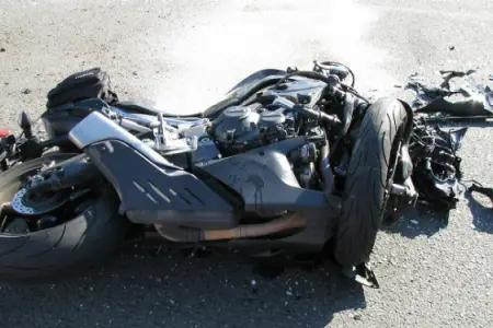 ​Biləsuvarda motosiklet qəzası: Yaralılar var 