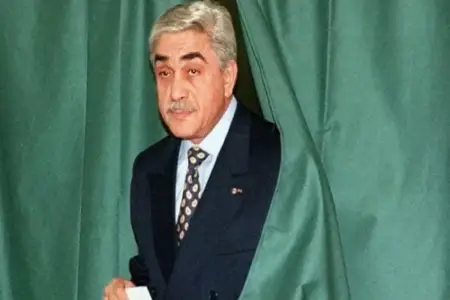 Əlcəzairin sabiq prezidenti vəfat etdi