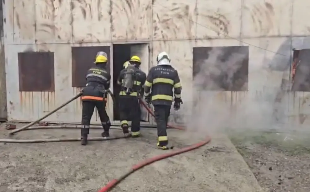 SON DƏQİQƏ: Binəqədidəki anbar yanğını məhdudlaşdırıldı - Yeniləndi