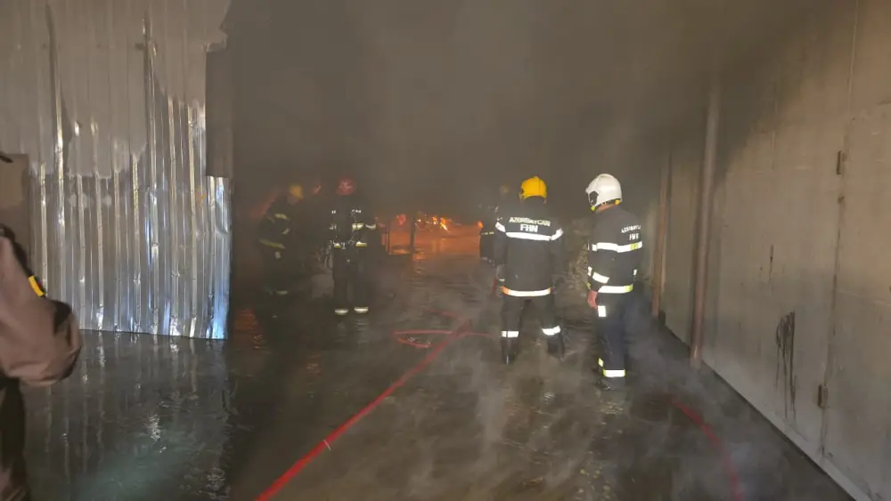 SON DƏQİQƏ: Binəqədidəki anbar yanğını məhdudlaşdırıldı - Yeniləndi