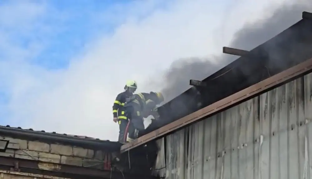 SON DƏQİQƏ: Binəqədidəki anbar yanğını məhdudlaşdırıldı - Yeniləndi