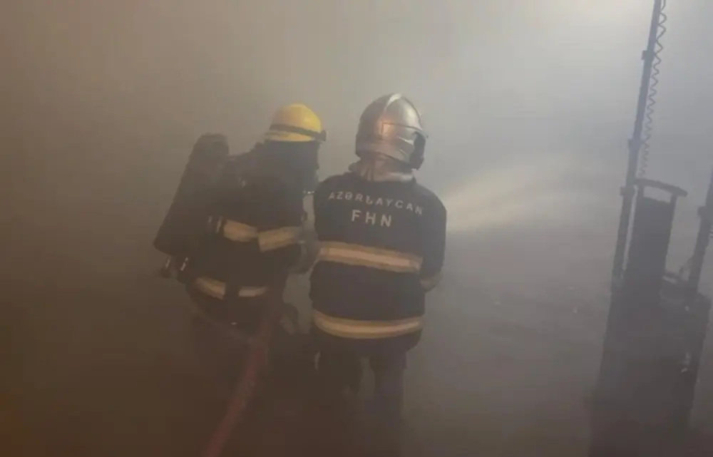 SON DƏQİQƏ: Binəqədidəki anbar yanğını məhdudlaşdırıldı - Yeniləndi