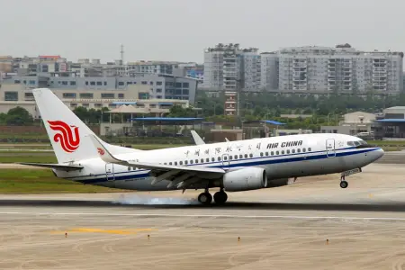 Pekin-Pxenyan uçuşları bərpa edildi 