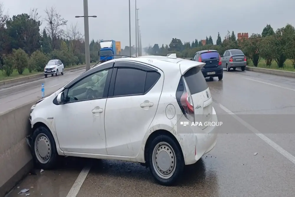 Gəncədə ağır qəza: Xəsarət alanlar var - Yeniləndi 