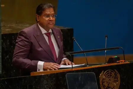 Bu ölkənin sabiq prezidenti qəfil vəfat etdi