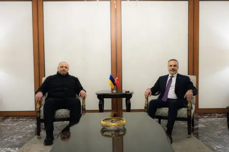 Hakan Fidan Rüstəm Umerovla görüşdü