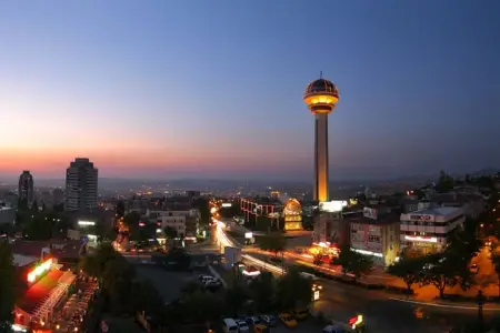  Cümhuriyyət Qülləsində bayrağımız proyeksiya olundu