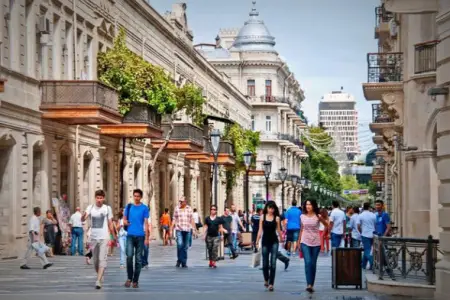 Gələcəyin işçi qüvvəsi yox olur? – İqtisadçıdan sensasion rəy