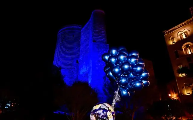 Bakı onlar üçün maviyə büründü – FOTOLAR
