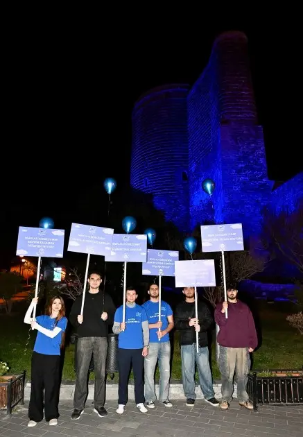 Bakı onlar üçün maviyə büründü – FOTOLAR