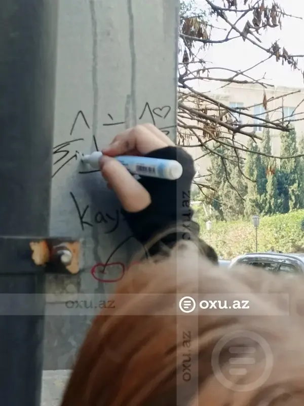 Nizami Kino Mərkəzinin divarlarına qraffiti çəkən şəxslərin FOTOLARI