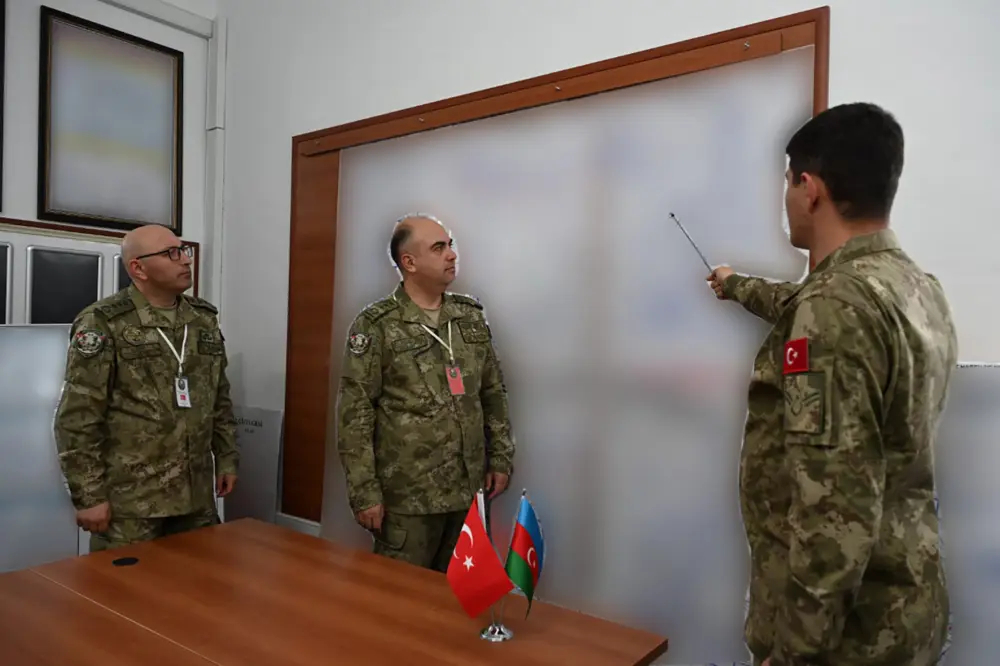 Qarsda Türkiyə və Azərbaycan hərbçilərinin birgə təlimi keçirildi – FOTOLAR