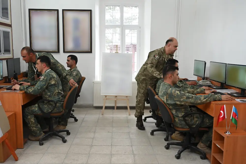 Qarsda Türkiyə və Azərbaycan hərbçilərinin birgə təlimi keçirildi – FOTOLAR