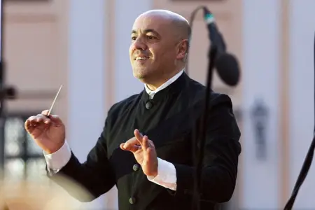 Yalçın Adıgözəlov: "Teatrda mənə qarşı hörmətsizlik oldu"