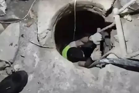 Dəfinə axtaranlar evin içində 5 metr dərinlikdə quyu qazdılar