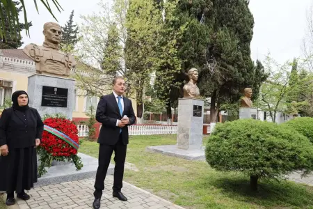 Astarada Milli Qəhrəman Pəncəli Teymurovun büstünün açılışı oldu