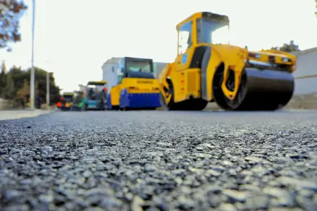 Bakıda 42 ünvanda yollar yenilənir