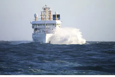 Gəmilərə güclü küləklə bağlı xəbərdarlıq edildi