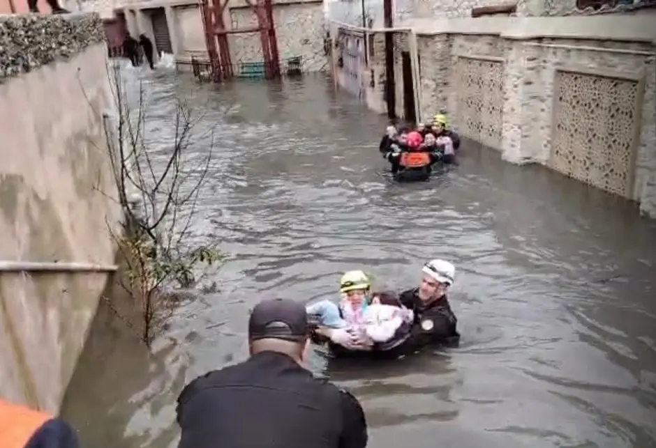 Keşlədə evləri su basdı - VİDEO