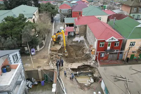 Keşlədə tamamilə sökülən evin - Fotoları