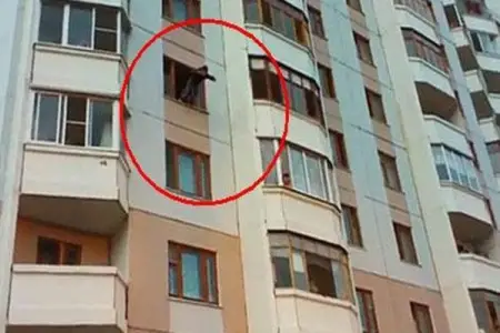 “AAAF Park”da 19 yaşlı qız 7-ci mərtəbədən yıxılıb öldü