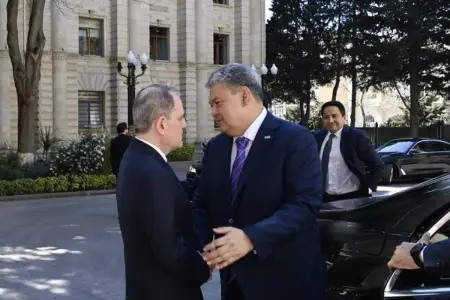 Ceyhun Bayramov qazaxıstanlı həmkarını qəbul etdi