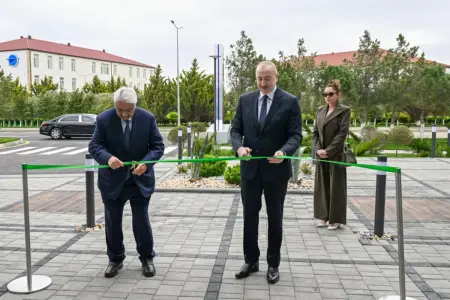 Prezident Milli Aviasiya Akademiyasında açılışa qatıldı - FOTO
