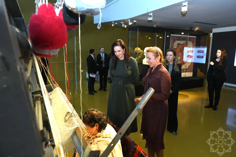 Litvanın Baş naziri Xalça Muzeyini ziyarət etdi – FOTOLAR