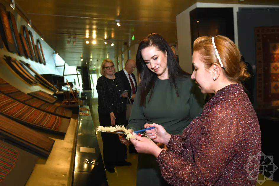 Litvanın Baş naziri Xalça Muzeyini ziyarət etdi – FOTOLAR