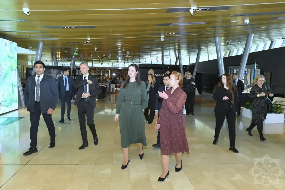 Litvanın Baş naziri Xalça Muzeyini ziyarət etdi – FOTOLAR