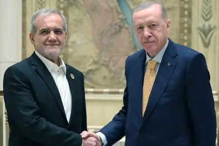 Ərdoğan Pezeşkianla sülh danışıqlarını müzakirə etdi