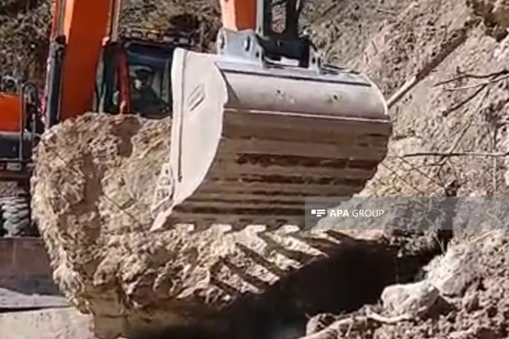 Quba–Xınalıq yolunda sürüşmə: Qaya və torpaq yola töküldü - Foto 