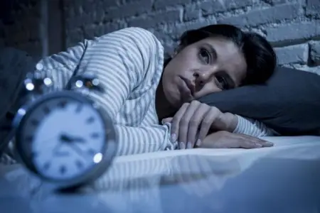 Yuxusuzluq və güclü gecə tərləməsi xərçəngə işarə ola bilər