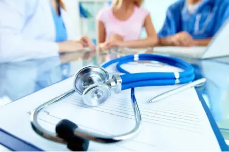 Abşeronda şagirdlərin tibbi müayinəsi ilə bağlı NARAZILIQ – VİDEO