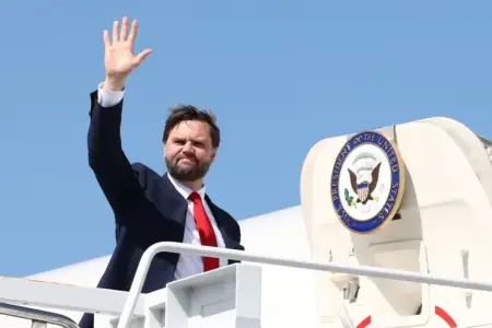 ABŞ nümayəndə heyəti İranla danışıqlara gedir: Səhnə arxasında nə baş verir?