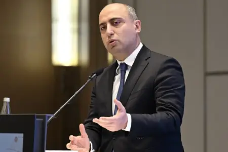 Nazirdən imtahanlarda sual hazırlayan mütəxəssislərə müraciət – VİDEO