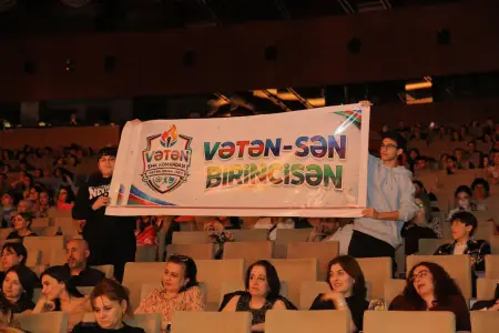 Bir kubok, min gülüş, bir əbədi ad!