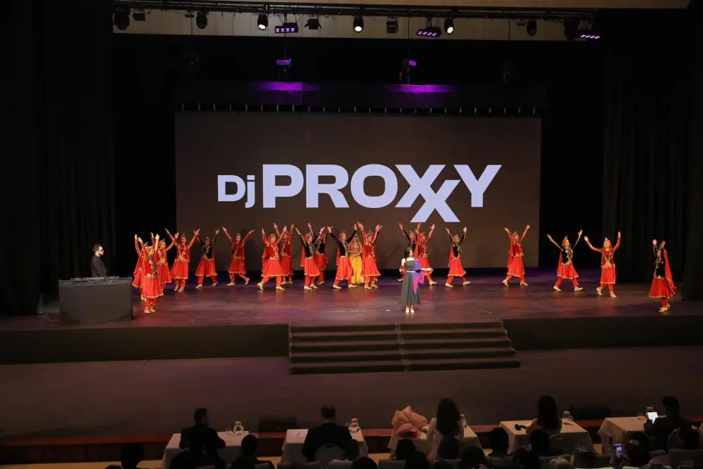 Bir kubok, min gülüş, bir əbədi ad!