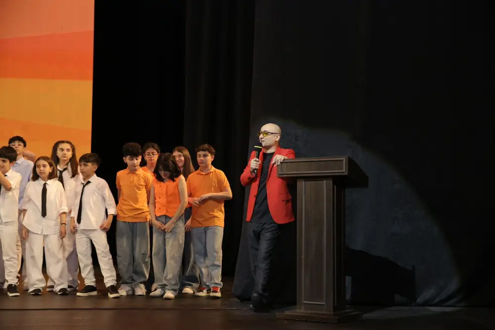 Bir kubok, min gülüş, bir əbədi ad!