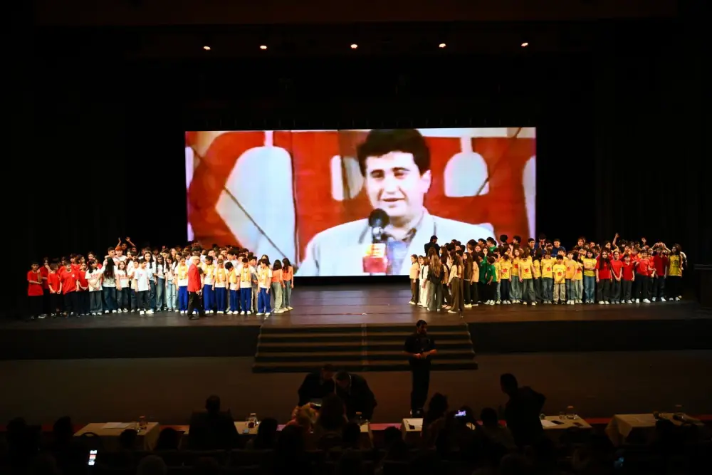 Bir kubok, min gülüş, bir əbədi ad!