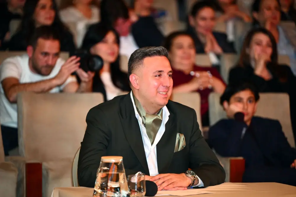 Bir kubok, min gülüş, bir əbədi ad!