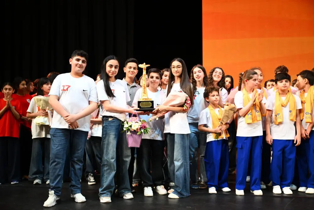 Bir kubok, min gülüş, bir əbədi ad!