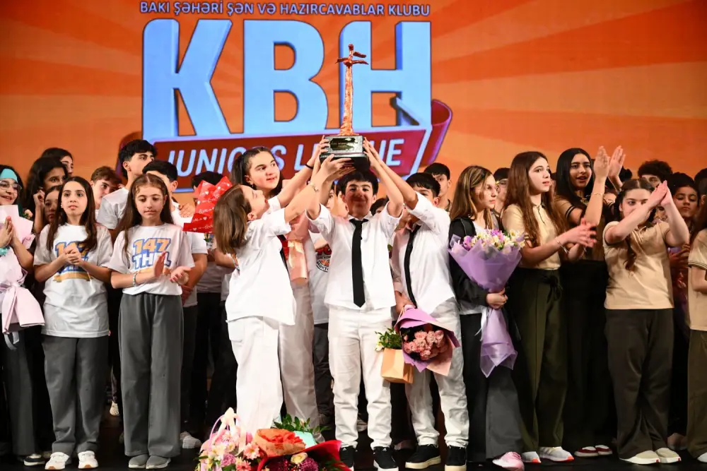 Bir kubok, min gülüş, bir əbədi ad!