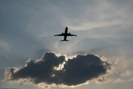 Küveyt hava məkanına qoyulan məhdudiyyətləri uzatdı