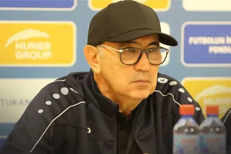 Əliyar Ağayev haqda suala belə cavab verdi